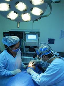 Operation Room - Dr. Carlos Triana, Dra. Lina Maria Triana - Triana Clinic