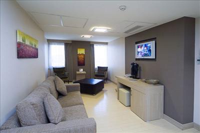 Patient's Room - Istanbul Memorial Hospital