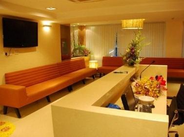 Waiting Lounge - Nova Medical Center Kailash Colony - Apollo Spectra Hospital Kailash Colony