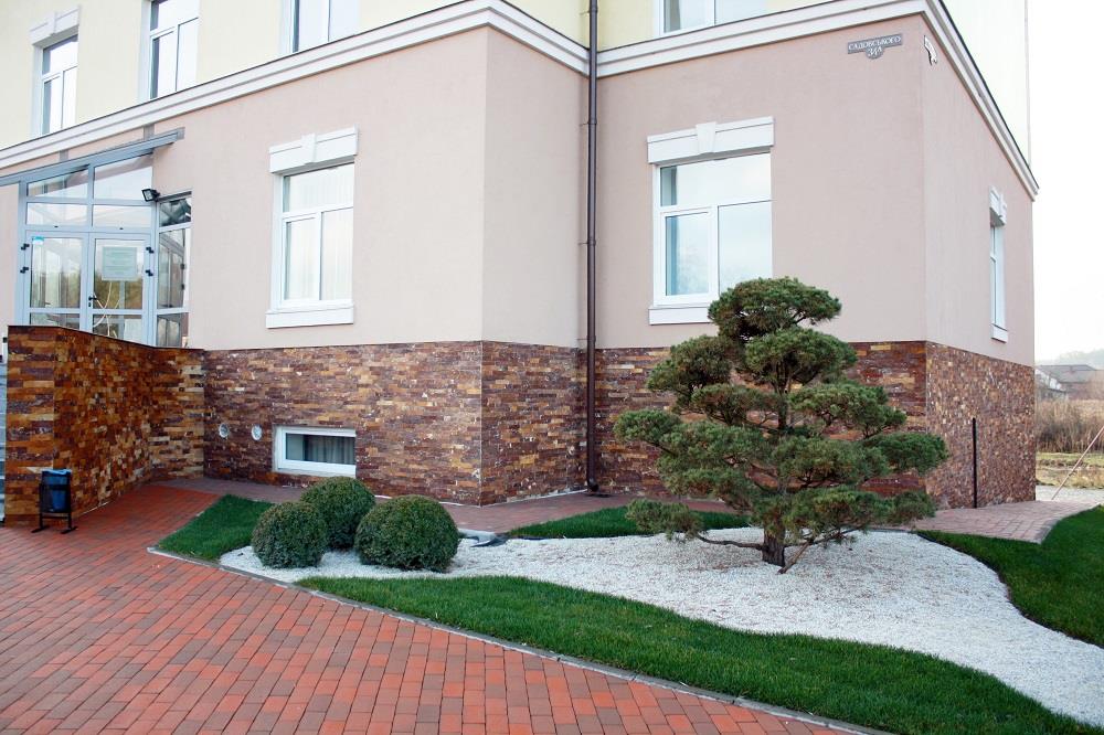 ADONIS FAMILY Medical Center