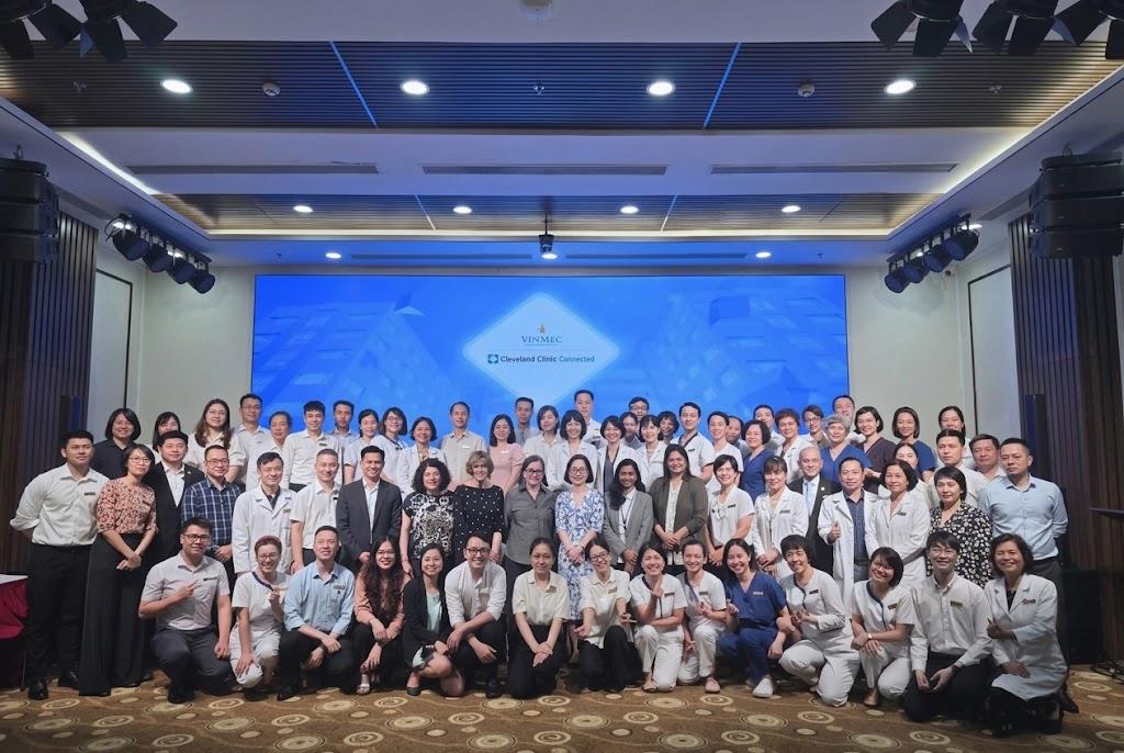 Cleveland Clinic Connected – Group Photo - Vinmec Times City International