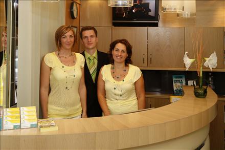 Reception - Gelencser Dental