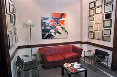 Waiting Lounge - Clinica B & S