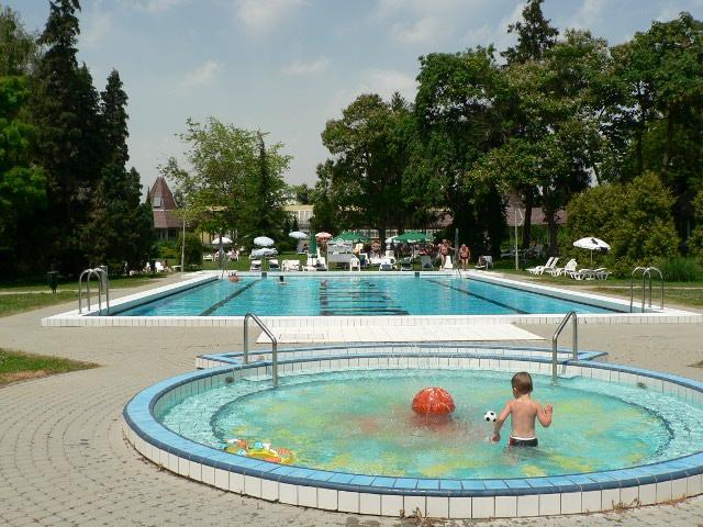 Children's Pool - Hunguest Hotel Helios Medical Center