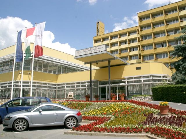 Overview Background - Hunguest Hotel Helios Medical Center