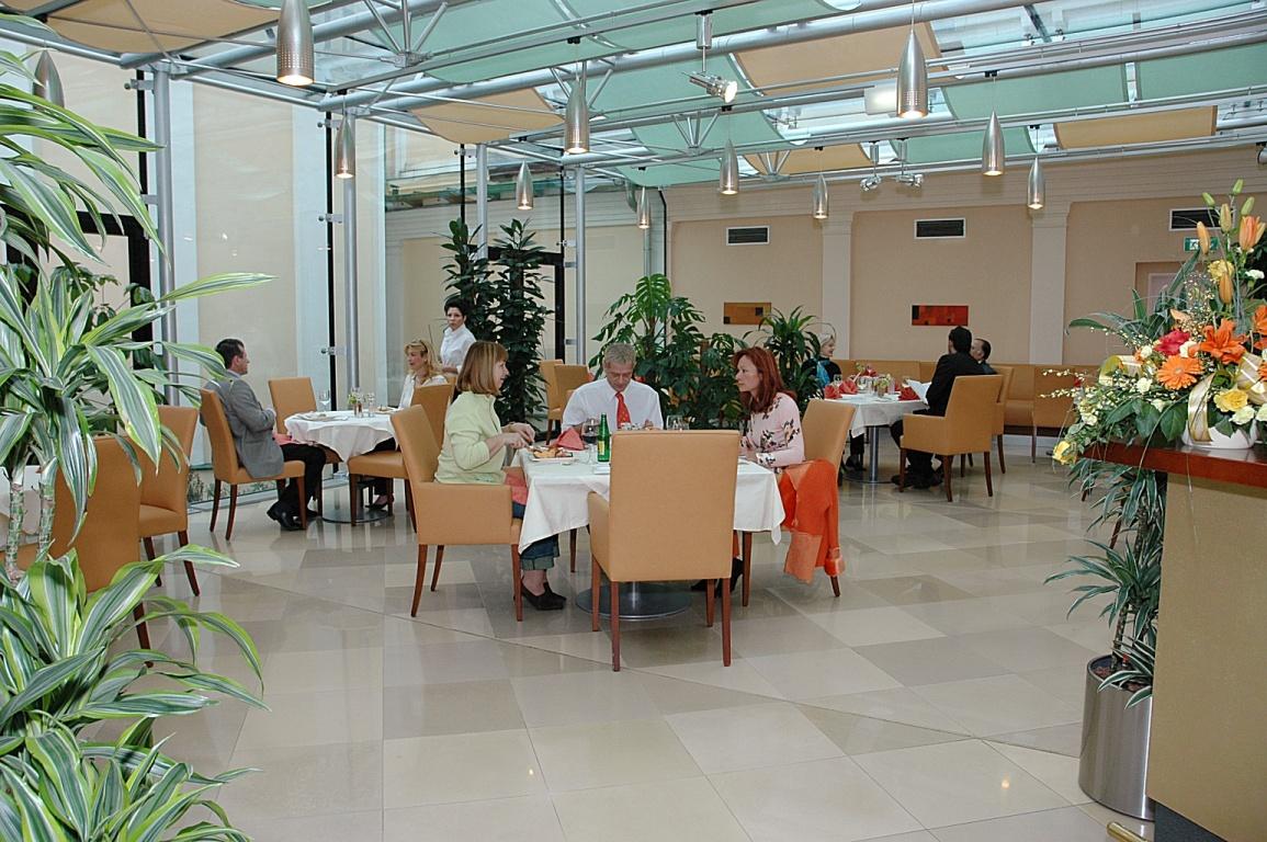 Cafeteria - Rudolfinerhaus Hospital